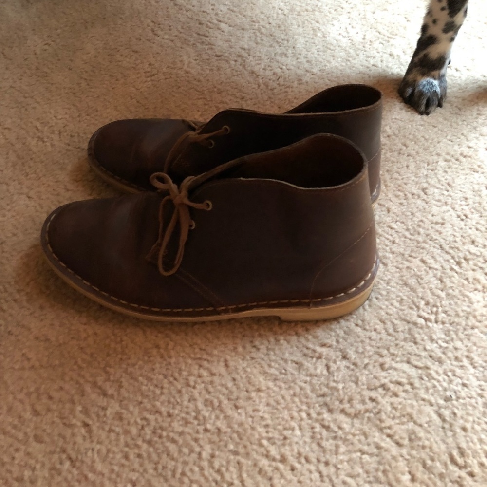 women’s clark’s desert boots 9 1/2